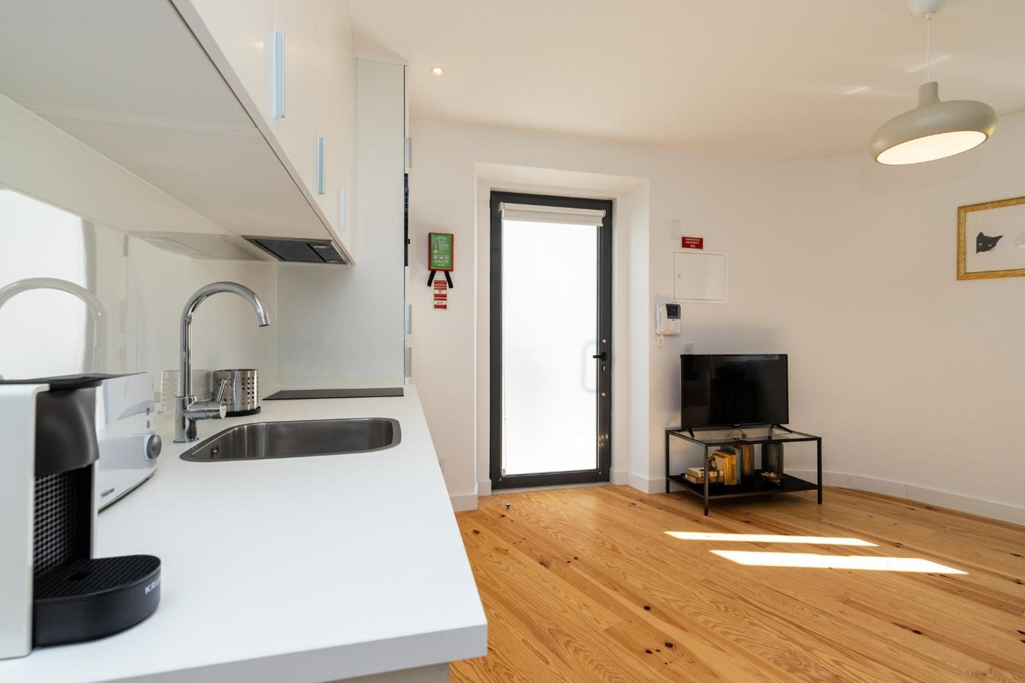 Design And Bright Studios Near Pasteis De Belem Лиссабон Экстерьер фото